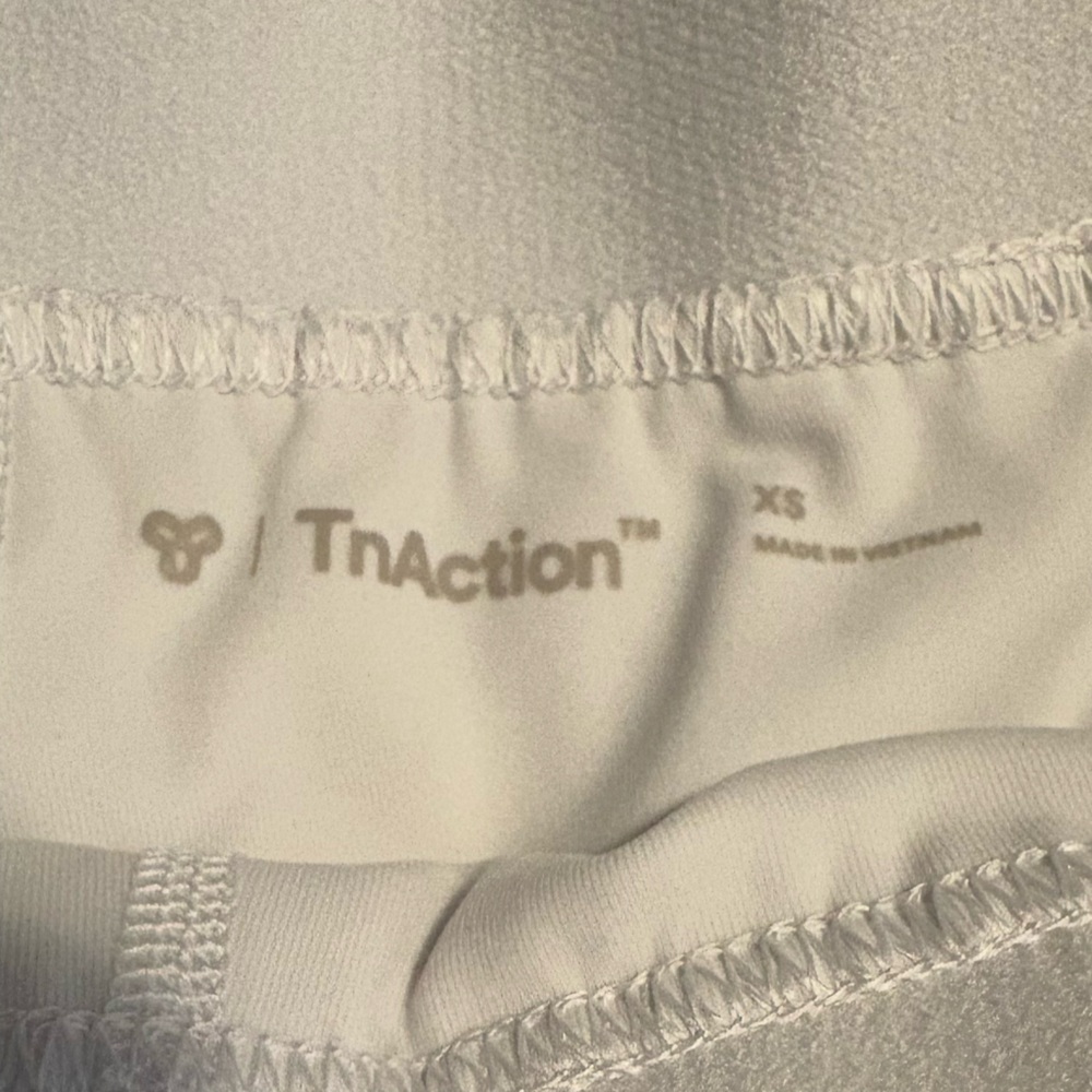 Aritzia TNA Action Pleated Tennis Skirt White XS Built-In Shorts Athleisure - Picture 2 of 6